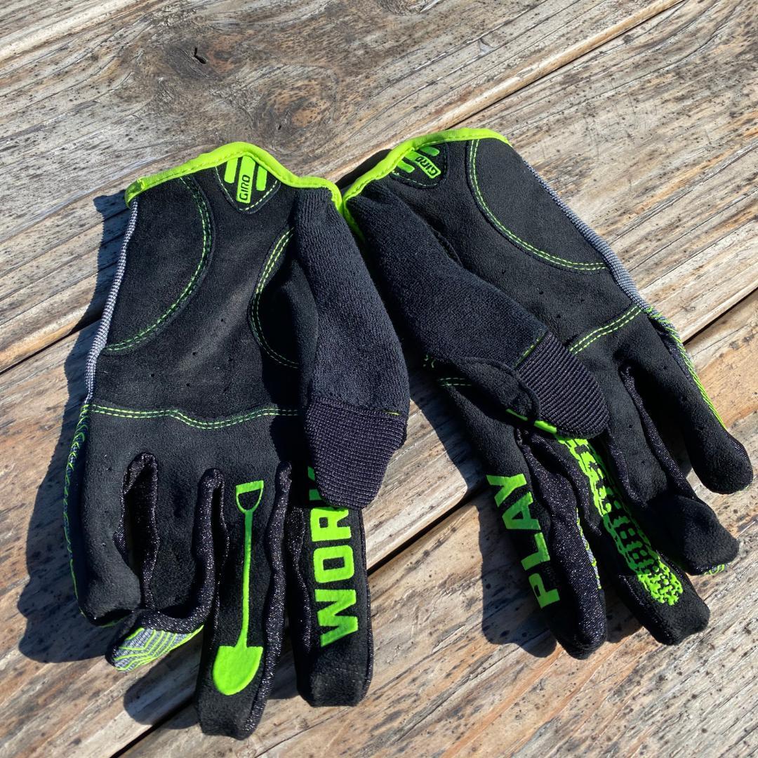 HRATS Custom Gloves x Giro-Oregon E-Bikes